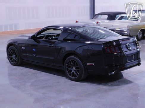 Used 2014 Ford Mustang GT w/ Equipment Group 301A image 31