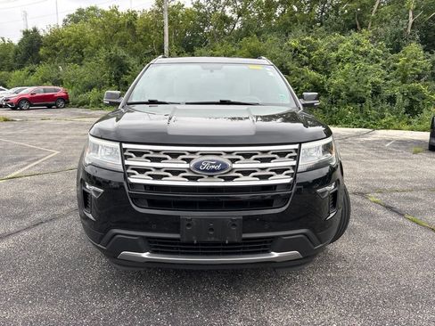 Used 2018 Ford Explorer XLT w/ Equipment Group 202A AWD/4WD image 2