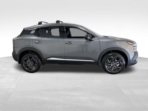 New 2026 Nissan Kicks SR w/ Cold Weather Package FWD image 2