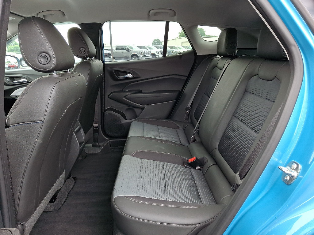 Used 2026 Chevrolet Trax LT w/ Driver Confidence Package FWD image 11