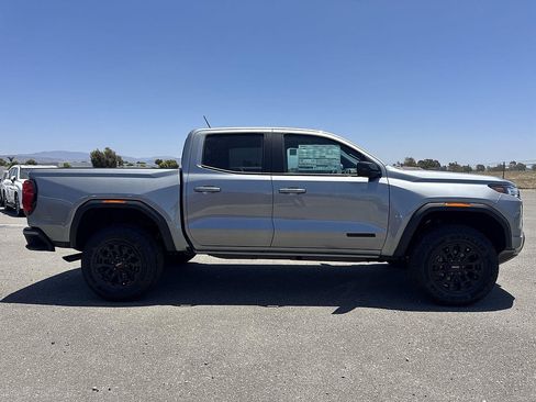 New 2026 GMC Canyon Elevation w/ LPO, Black Badging Package RWD image 3