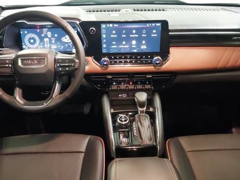 Used 2025 GMC Canyon AT4 w/ Technology Plus Package AWD/4WD image 36