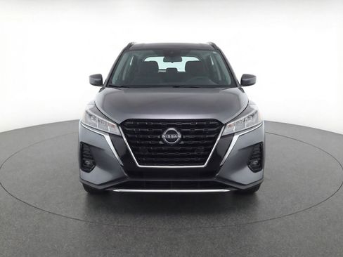 Used 2024 Nissan Kicks SV FWD image 2