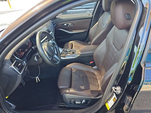 Used 2019 BMW 330i Sedan w/ M Sport Package RWD image 10