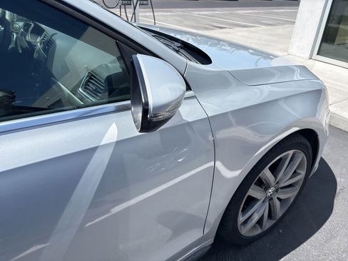 Used 2012 Volkswagen Jetta GLI FWD image 11