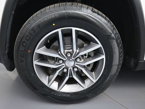 Used 2018 Jeep Grand Cherokee Limited AWD/4WD image 14