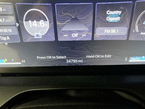 Used 2025 Jeep Grand Cherokee Altitude AWD/4WD image 13