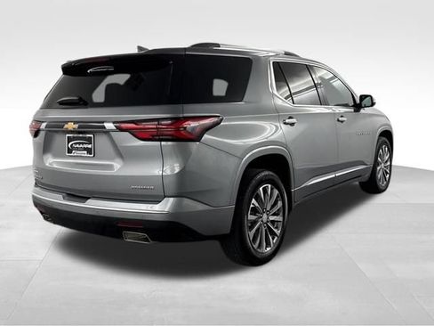Used 2023 Chevrolet Traverse Premier FWD image 8