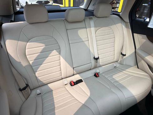 Used 2019 Mercedes-Benz GLC 300 4MATIC w/ Driver Assistance Package image 23