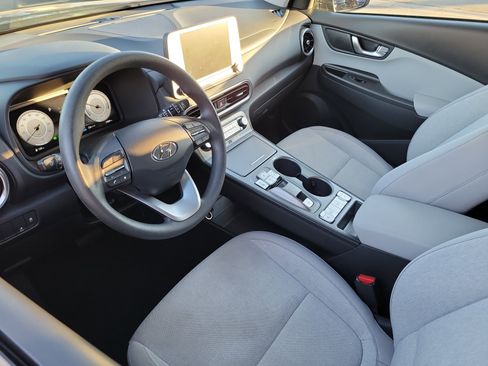 Certified 2023 Hyundai Kona SE w/ Cargo Package image 5