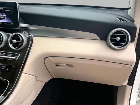 Used 2018 Mercedes-Benz GLC 300 image 19