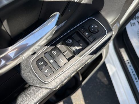 Used 2022 RAM 1500 Laramie w/ Sport Appearance Package AWD/4WD image 11