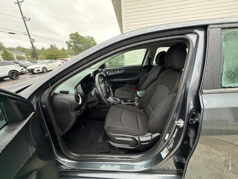 Used 2021 Kia Forte LXS FWD image 24