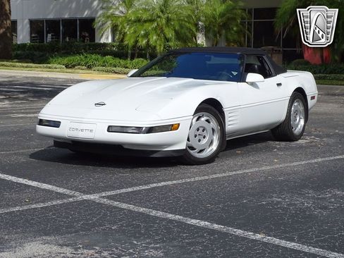 Used 1992 Chevrolet Corvette Convertible image 4