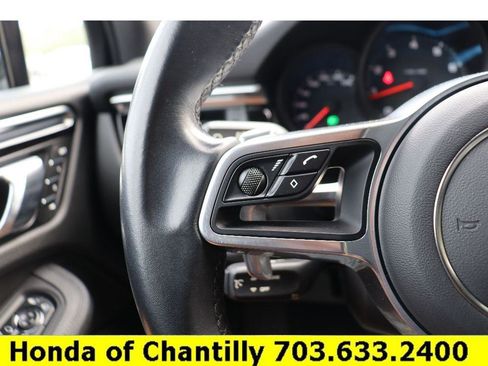 Used 2021 Porsche Macan Base image 12