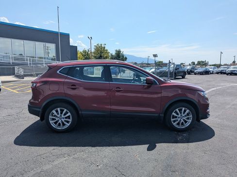 Used 2021 Nissan Rogue Sport SV AWD/4WD image 2