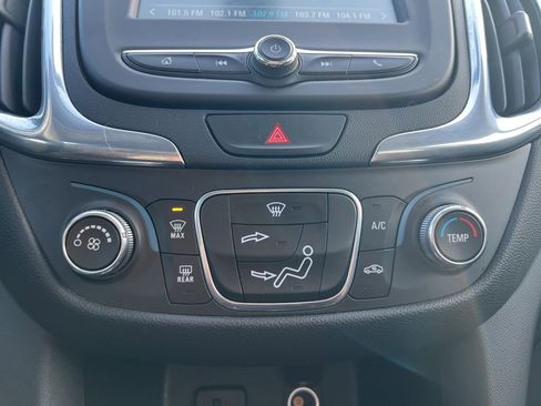 Used 2018 Chevrolet Equinox LT image 20