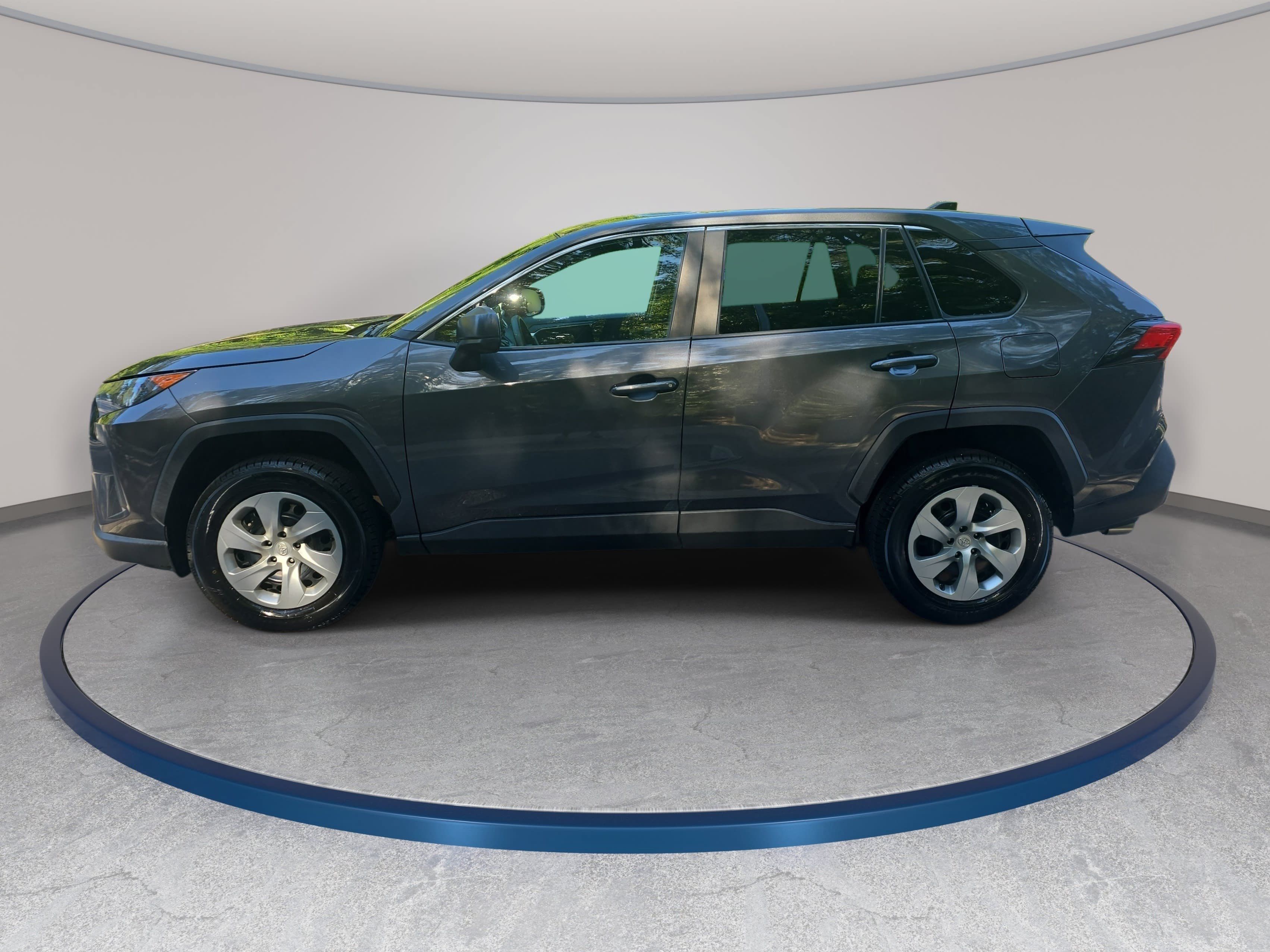 Used 2022 Toyota RAV4 LE FWD image 8
