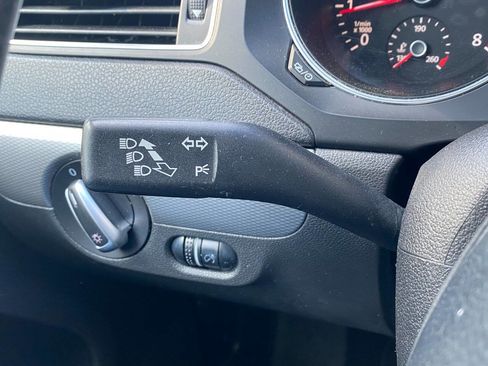 Used 2017 Volkswagen Jetta SE FWD image 24