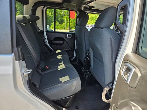 Used 2024 Jeep Gladiator Sport AWD/4WD image 20