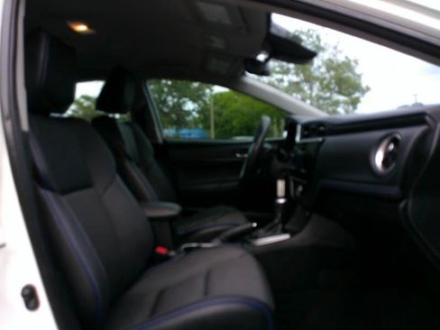 Used 2019 Toyota Corolla SE image 18