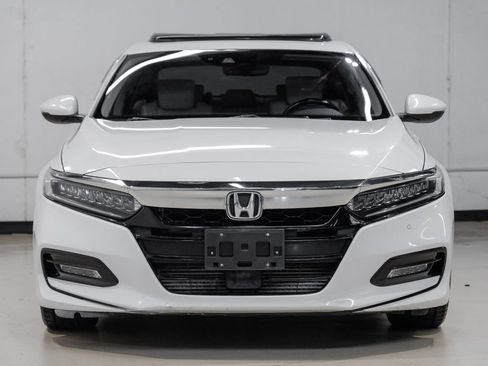 Used 2018 Honda Accord Touring image 7