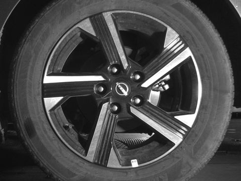 Used 2025 Nissan Sentra SV FWD image 14