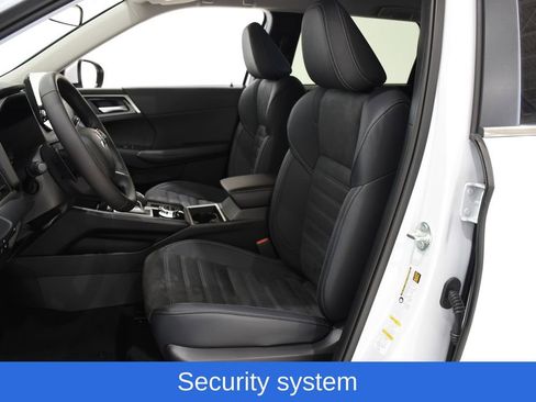 New 2025 Mitsubishi Outlander SE image 18