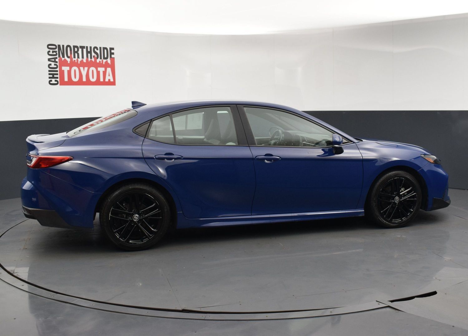 Used 2025 Toyota Camry SE FWD image 5