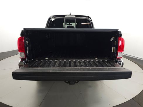 Used 2016 Toyota Tacoma SR5 w/ Exterior Package AWD/4WD image 10