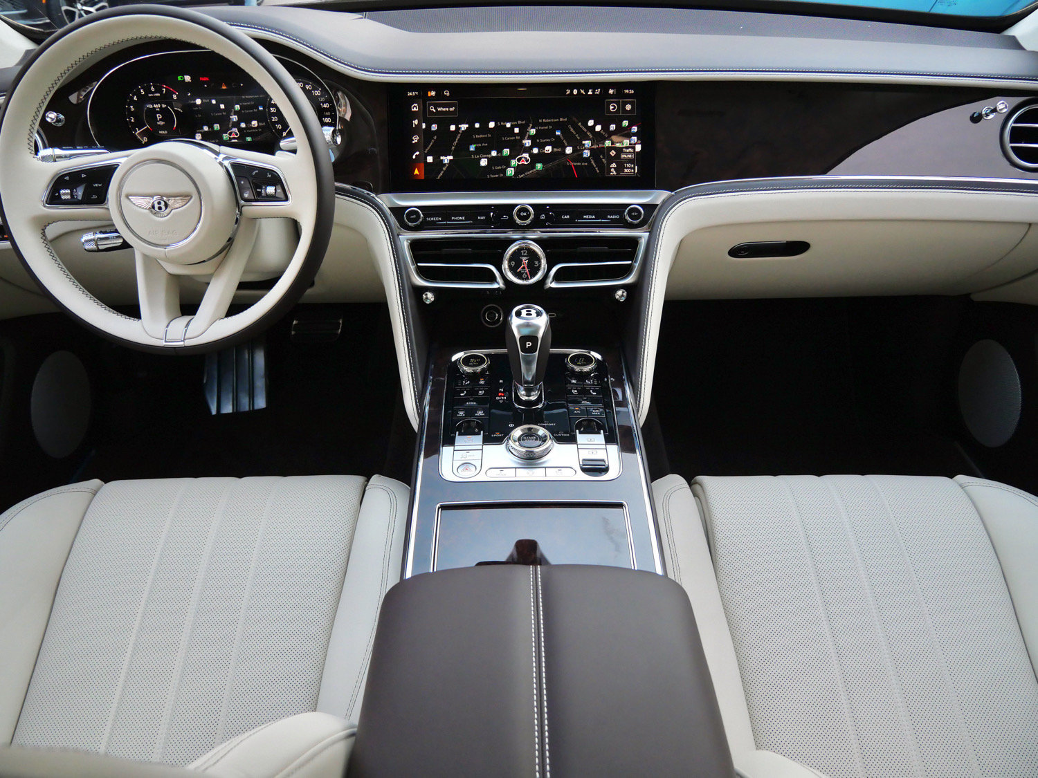New 2026 Bentley Flying Spur V8 AWD/4WD image 4
