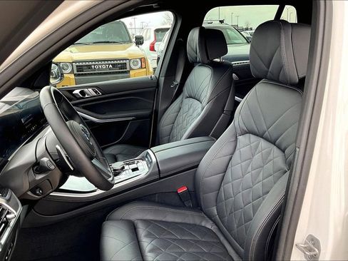 Used 2025 BMW X5 xDrive50e w/ M Sport Package image 29