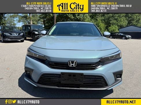 Used 2022 Honda Civic Touring image 2