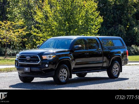 Used 2016 Toyota Tacoma SR5 image 1