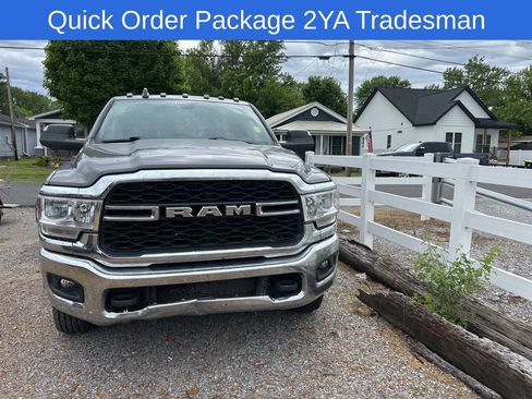 Used 2019 RAM 3500 Tradesman w/ Chrome Appearance Group AWD/4WD image 3