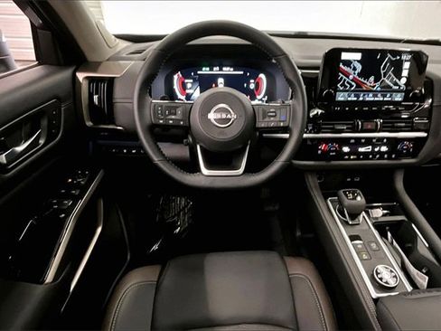 New 2025 Nissan Pathfinder Platinum w/ Cargo Package image 20