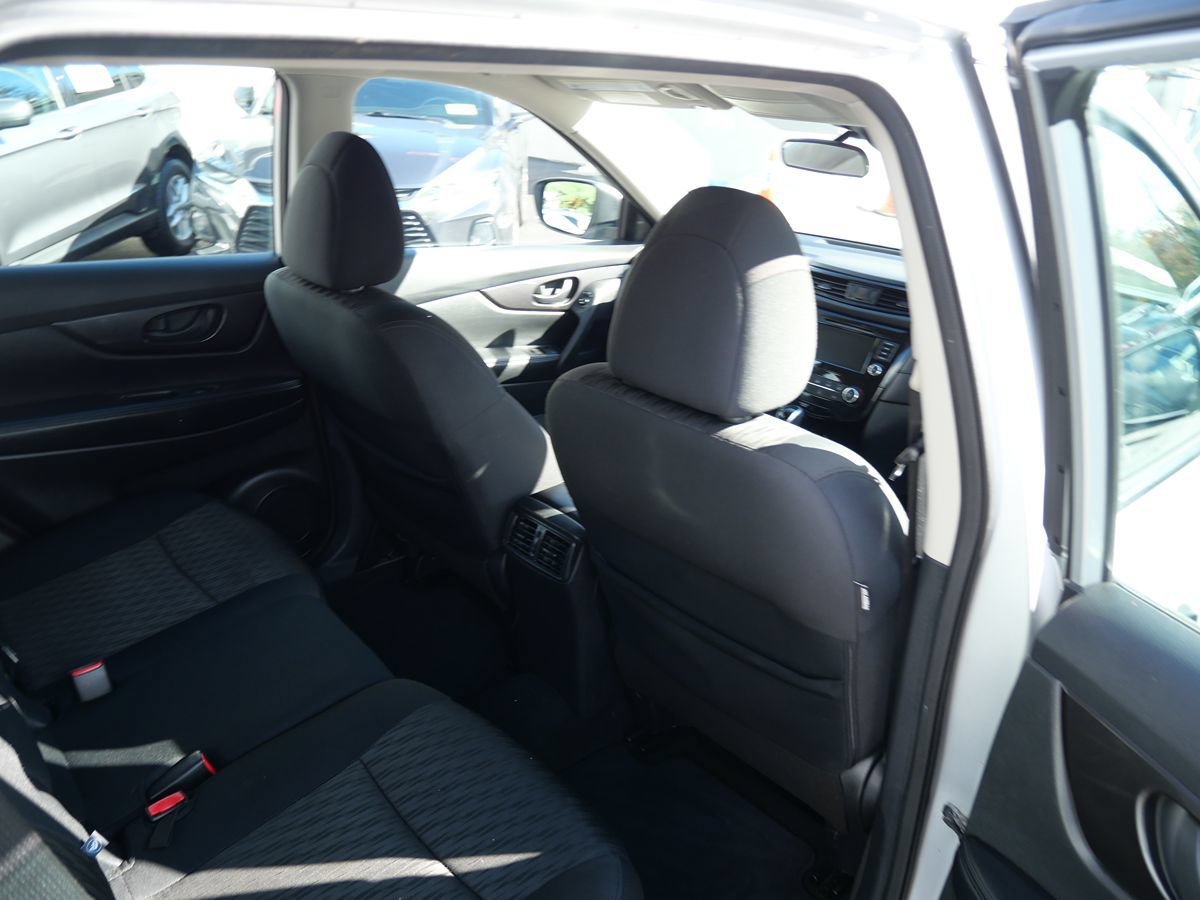 Used 2019 Nissan Rogue S AWD/4WD image 22