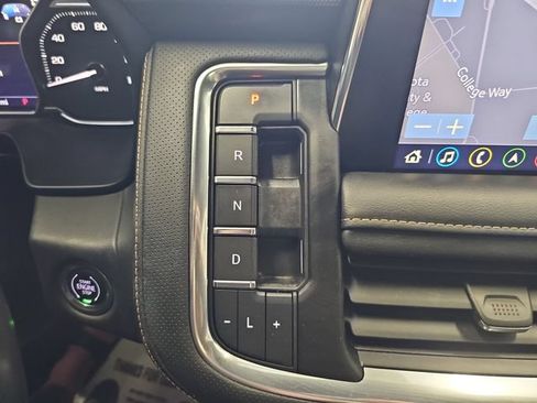Used 2021 GMC Yukon XL AT4 w/ AT4 Premium Plus Package AWD/4WD image 23