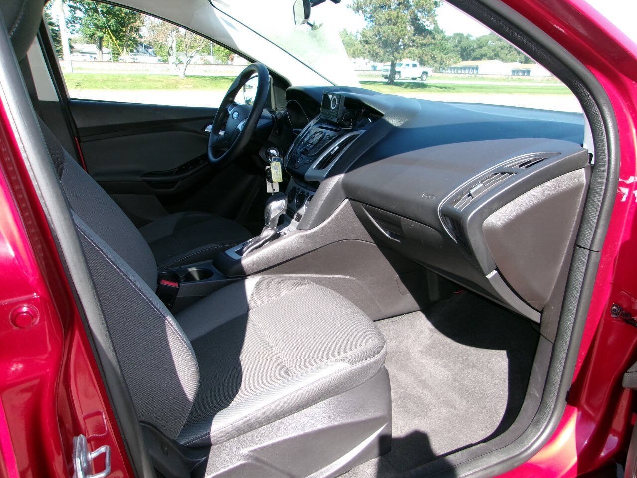 Used 2014 Ford Focus SE FWD image 10