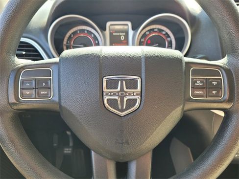 Certified 2018 Dodge Journey SE image 31