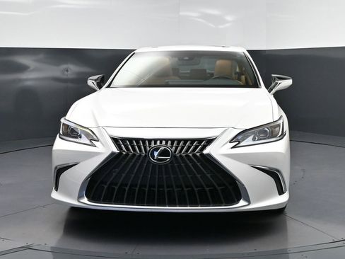 Certified 2023 Lexus ES 300h w/ Premium Package image 10