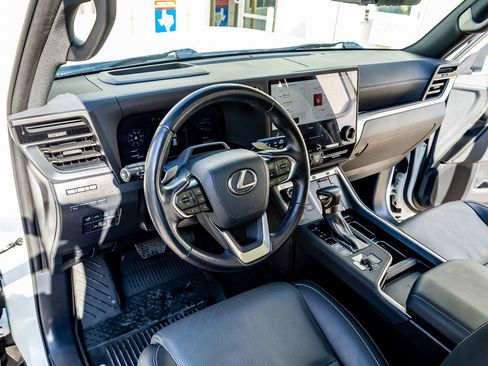 Used 2024 Lexus GX 550 image 17