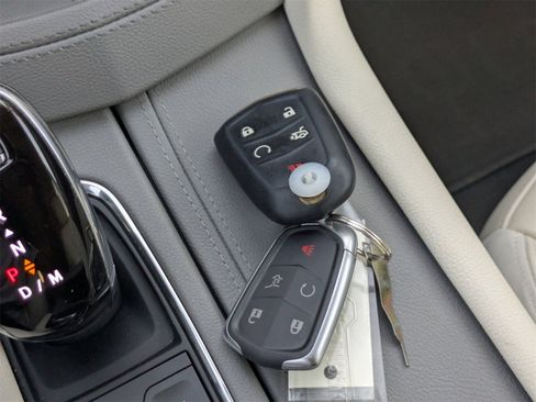 Used 2022 Cadillac XT6 Premium Luxury w/ Technology Package image 37