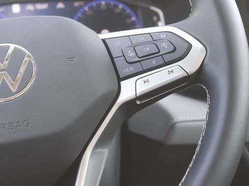 Used 2024 Volkswagen Taos SEL image 21