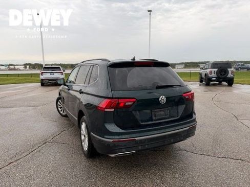Used 2018 Volkswagen Tiguan SE AWD/4WD image 11