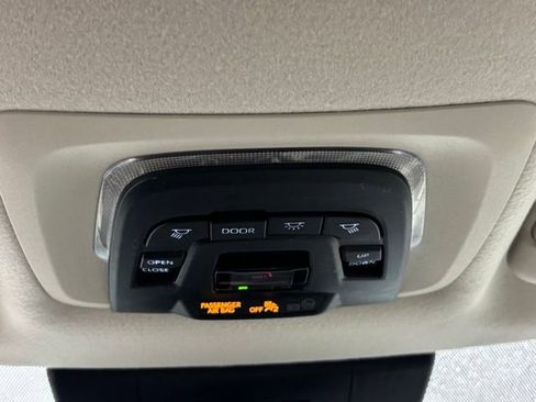 Used 2023 Toyota Corolla Cross XLE w/ Convenience Package AWD/4WD image 37
