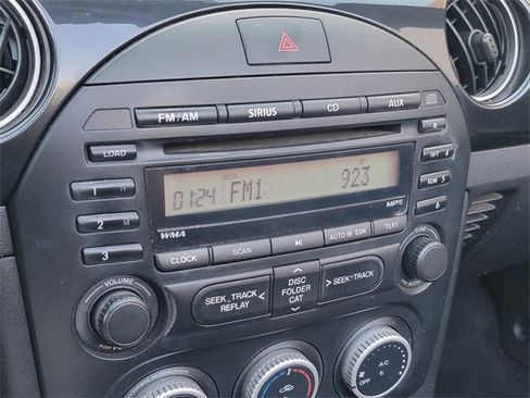 Used 2015 MAZDA MX-5 Miata Sport image 17