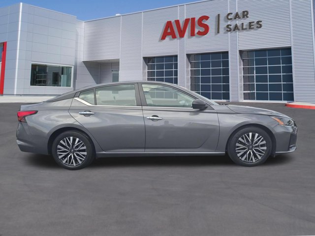 Used 2025 Nissan Altima 2.5 SV FWD image 5
