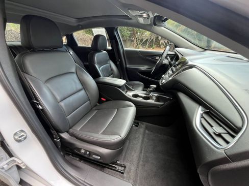 Used 2024 Chevrolet Malibu LT image 36