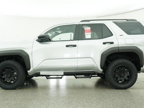 New 2026 Toyota 4Runner SR5 AWD/4WD image 19